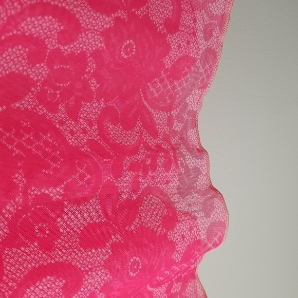 Brooks Women's mesh stretch tank top - Picture 3 of 4